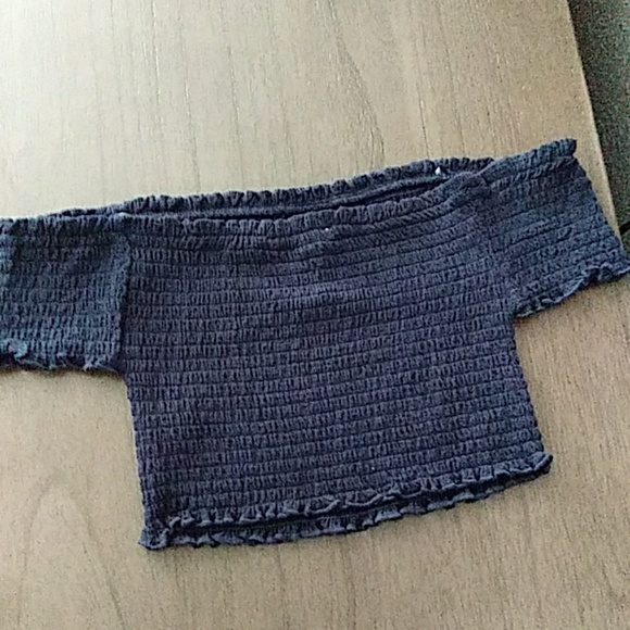 Off The Shoulder Crop Top - Picture 3 of 3